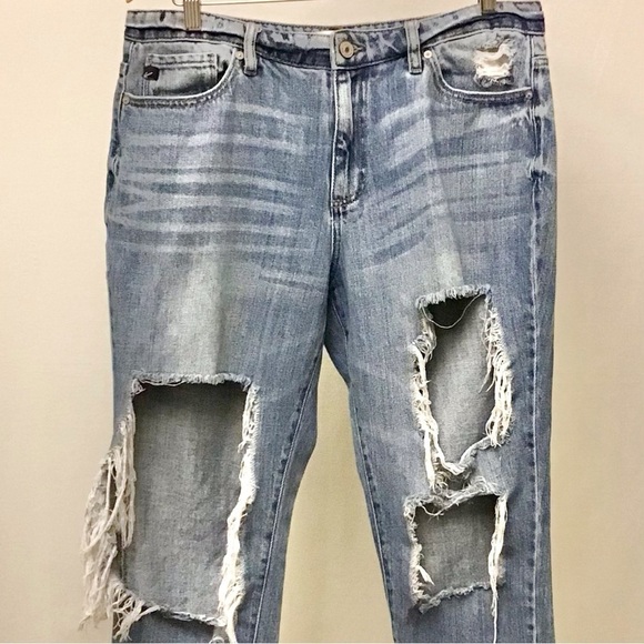 KanCan 15 (31) Ruby High Rise Jeans Distressed Boyfriend KC8571M Thigh Rub - Picture 7 of 13